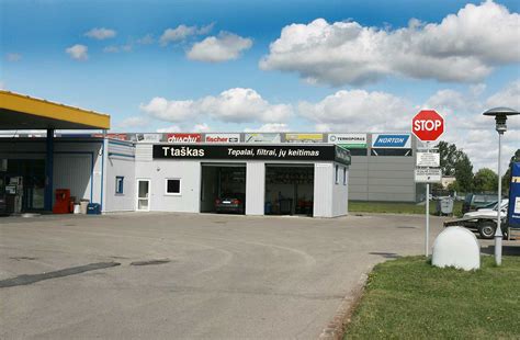 Teminė nuotrauka: fizinė parduotuvė-autoservisas