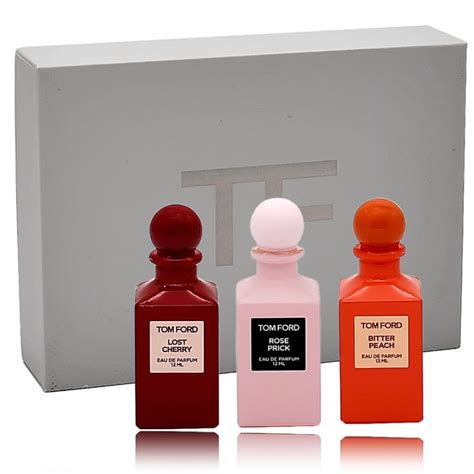 Tom Ford kvepalų buteliukų kolekcija