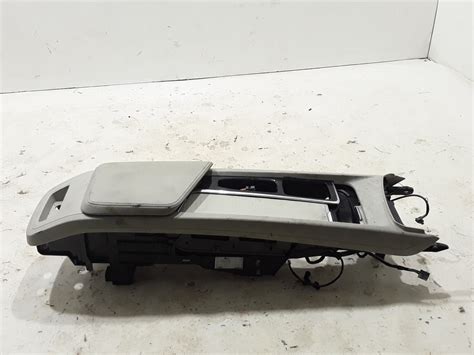 Volvo V70 salono interjeras ir konsolė
