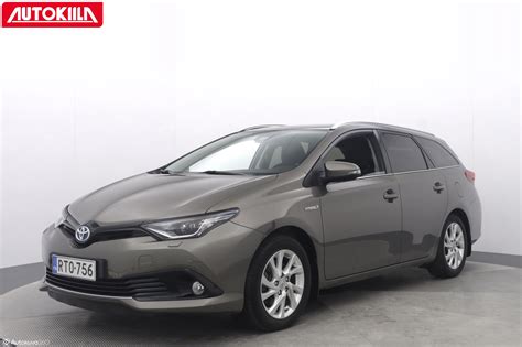 Infografika su Toyota Auris 2018 modelių variklių ir alyvos rekomendacijomis