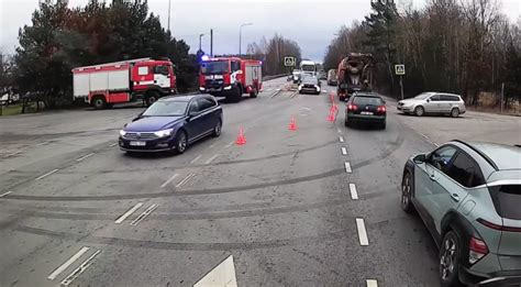 Vaizdo įrašas: automobilių susidūrimas sankryžoje