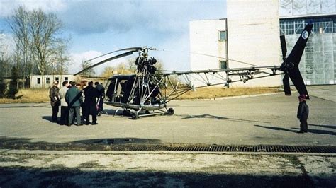 Lietuvio aviatoriaus Vytauto Radavičiaus sukonstruotas savadarbis sraigtasparnis „Sidabrinis titanas“