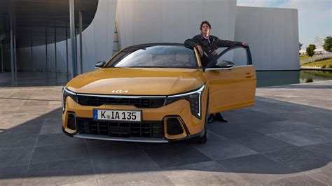 Kia Rio 2013 metų modelio priekinės dalies dizainas