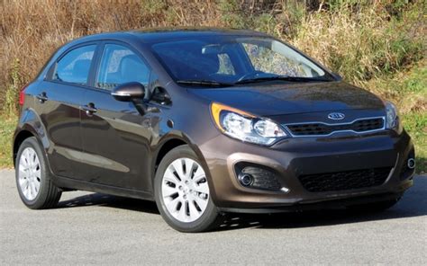 Kia Rio 2013 metų salono interjeras