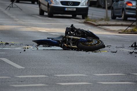 Asociatyvi nuotrauka: motociklo avarija