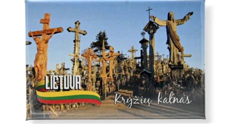 Teminė nuotrauka su Kryžių kalno vaizdu saulėlydžio metu