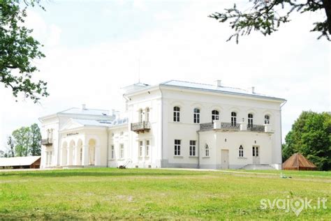 Nuotrauka su Burbiškio dvaro tvenkiniais ir salomis