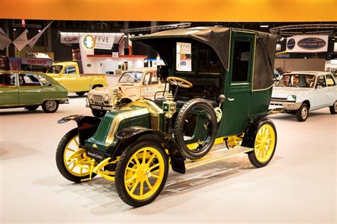 nuotrauka: „Renault Type AG1“ ir „Vivastella“ modeliai