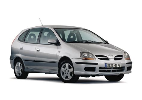 Nissan Almera Tino kėbulo matmenų schema