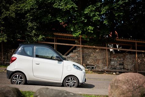 Tematinė nuotrauka: Mažas, modernus miesto automobilis