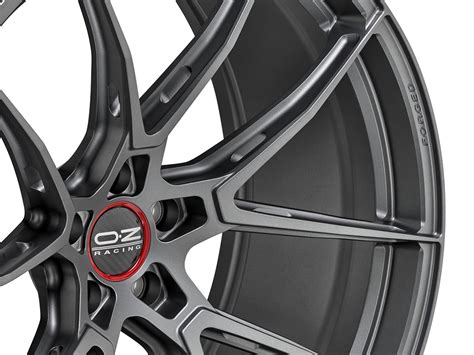 OZ Racing ratlankio pavyzdys arba logotipas