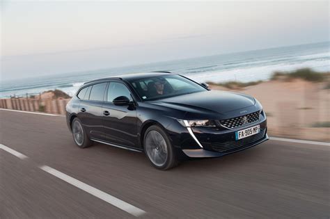 Infografika: „Peugeot 508 SW GT PureTech 225“ dinaminiai parametrai