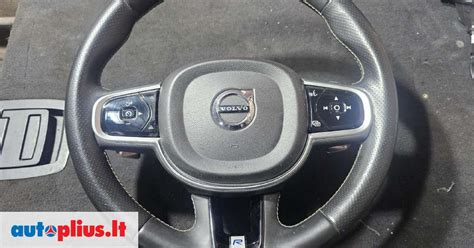 Volvo vairas su dešine vairo svirtele ir valytuvų valdymo mygtukais