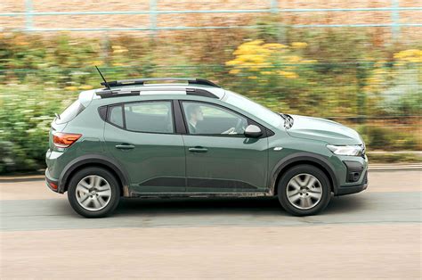 Dacia Sandero interjero nuotrauka su multimedijos ekranu
