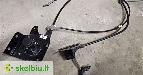 Renault Grand Scenic atsarginio rato laikiklio vieta po bagažine ir prieigos schema