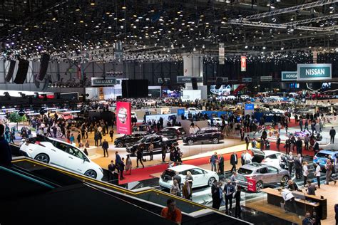Istorinė Ženevos automobilių parodos nuotrauka