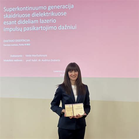Schema, iliustruojanti šviesos pluošto sutrikimą dėl nešvaraus žibinto stiklo