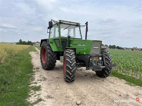 Teminis Fendt Favorit 615 traktoriaus variklio skyriaus vaizdas