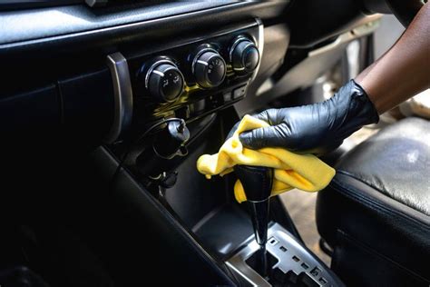 Schema, iliustruojanti dažniausias antifrizo nuotėkio vietas automobilyje