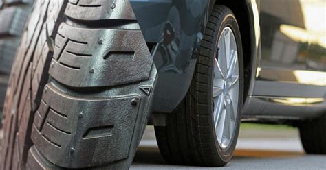 Tematinė nuotrauka apie automobilių padangas