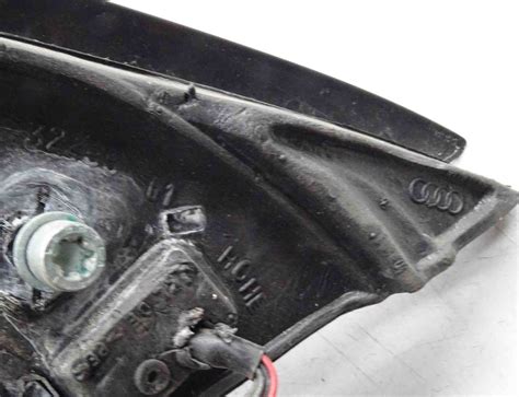 Nuotrauka, iliustruojanti Audi A6 C5 priekinių sparnų koroziją