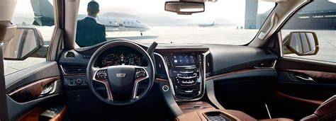 Cadillac SRX išorė ir interjeras