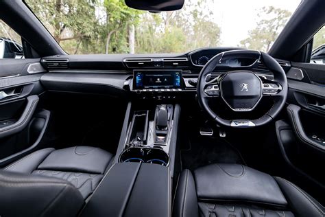 Peugeot 508 GT interjero dizainas su „i-Cockpit“ koncepcija
