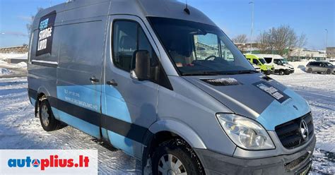 Nuotrauka, vaizduojanti Mercedes-Benz Sprinter naudotų dalių sandėlį