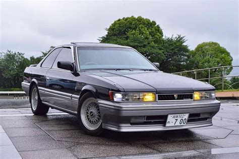 automobilis Nissan Leopard