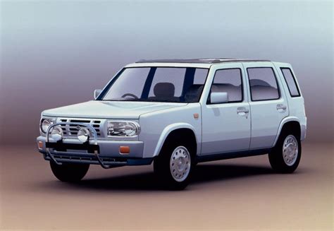 automobilis Nissan Rasheen visureigis
