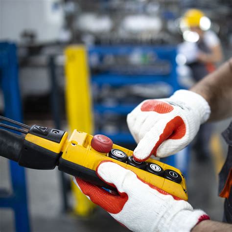 Modernios automobilių detalių gamybos cecho nuotrauka Lietuvoje