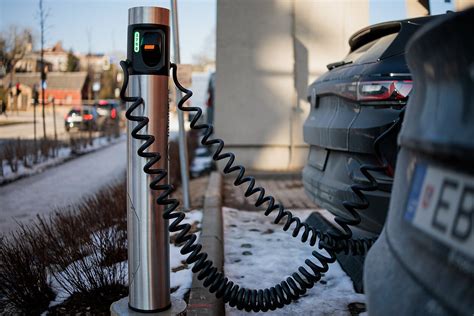 temperatūros poveikio elektromobilių nuvažiuojamam atstumui grafikas