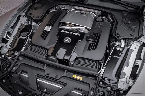 Mercedes-AMG V8 variklio schema ir technologijos