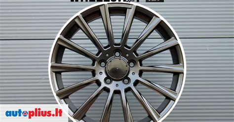 AMG ratlankiai ant Mercedes-Benz automobilio