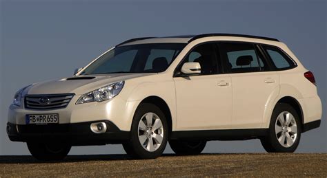 Subaru Legacy IV Outback 2.5RA SPE išorės vaizdas kelyje
