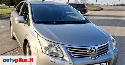 Pirmosios kartos Toyota Carina sedanas