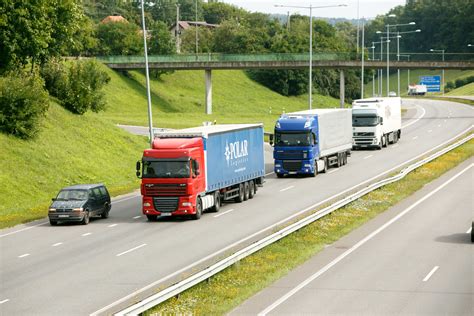 Teminė nuotrauka: MAN elektriniai vilkikai kelyje