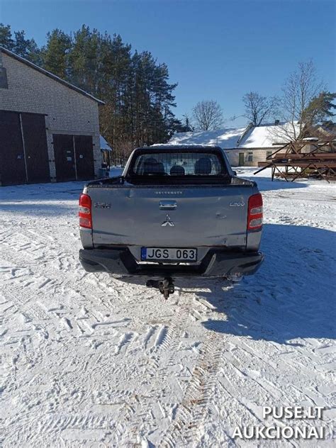 Nuotrauka: naudotas automobilis su atsukta rida