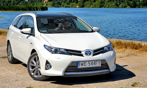 Toyota Auris III kartos hečbeko eksterjero nuotrauka