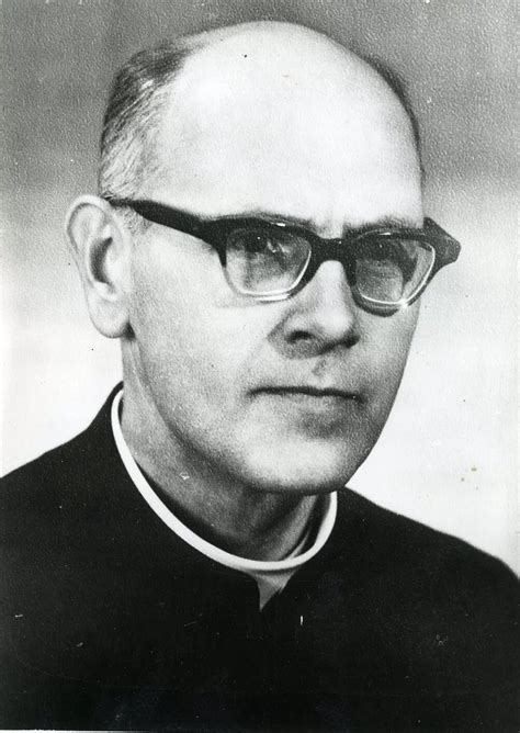 Nuotrauka: jaunasis kunigas Bronius Laurinavičius