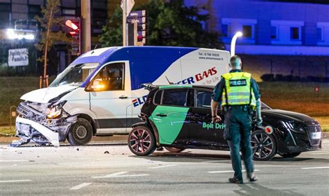 Vairuotojas, stumiantis automobilį arba atliekantis avarinį remontą