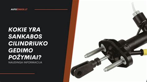 Vairuotojas, atliekantis sankabos pedalo patikrą automobilio salone