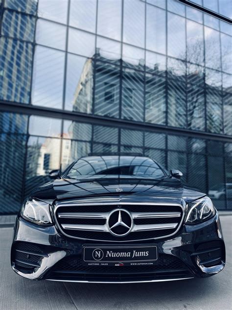Nauji Mercedes-Benz modeliai testuojami skirtingomis klimato sąlygomis, pabrėžiant sidabro sluoksnio technologiją priekiniame stikle