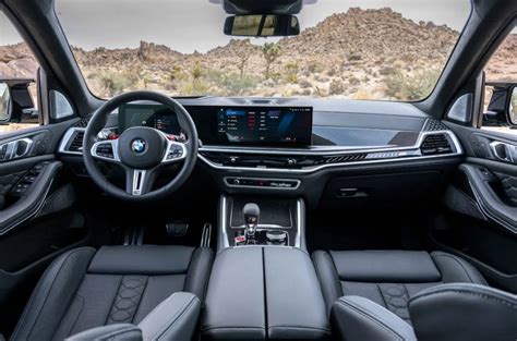 BMW E60 interjero nuotrauka su iDrive sistema ir sėdynėmis