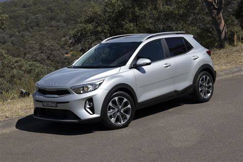 Kia Stonic mieste (vairuotojas, keleiviai)