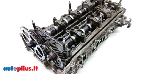 Teminis automobilio Honda Civic variklio skyriaus vaizdas