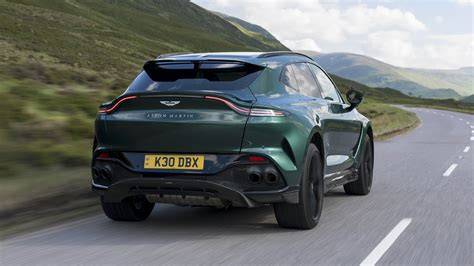 Aston Martin DBX automobilis