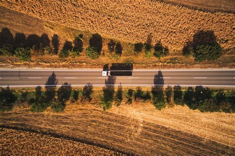 „Linqo“ transporto valdymo platformos pavyzdys su automobilių žemėlapiu