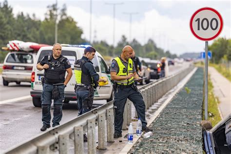 Avarijos vieta Vokietijos magistralėje A61 su vilkikais