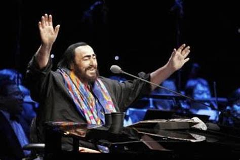 Luciano Pavarotti savo namuose Modenoje arba Pesare